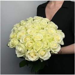 Роза белая аваланж 60см 35 шт