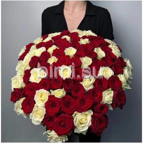 Микс бело-красной розы 50см 81 шт